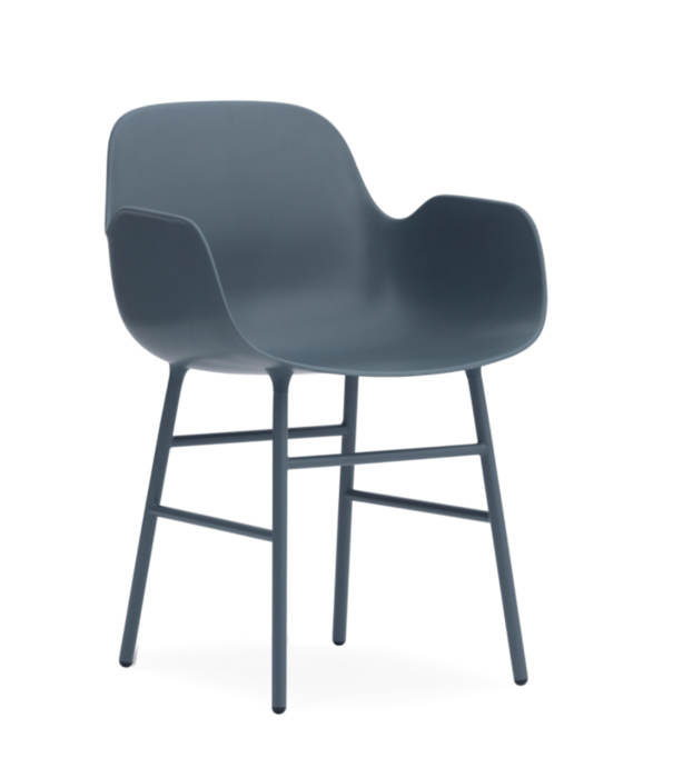 Normann Copenhagen  Form Armstoel plastic kuip, stalen poten