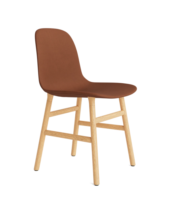 Normann Copenhagen  Form Stoel gestoffeerd, eiken poten