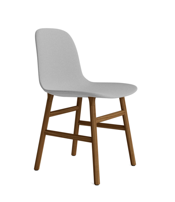 Normann Copenhagen  Form stoel gestoffeerd, walnoot poten