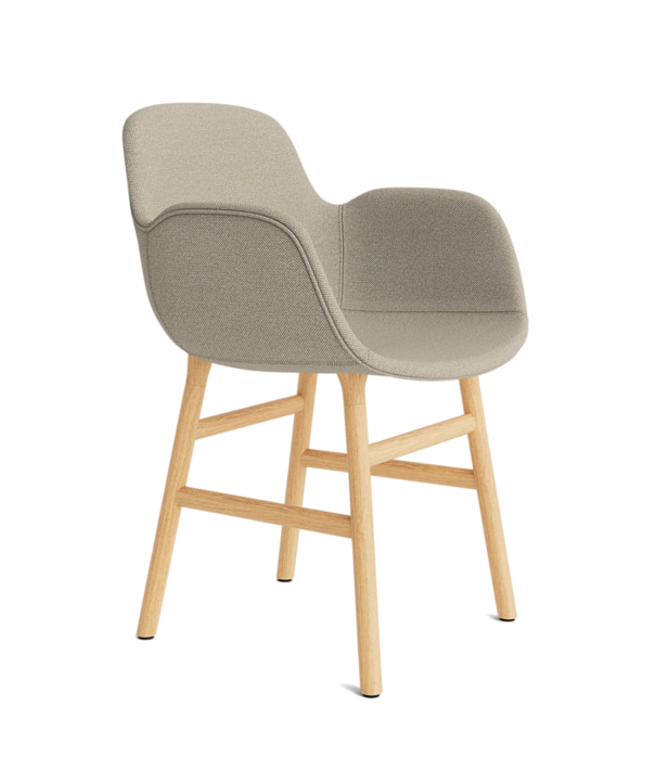 Normann Copenhagen  Form Armstoel gestoffeerd, eiken poten
