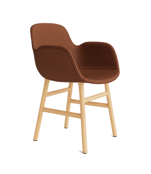 Normann Copenhagen  Normann Copenhagen - Form armstoel gestoffeerd, eiken