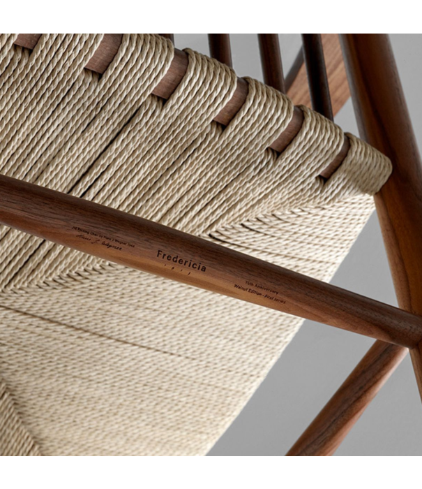 Fredericia  Model 16000, Wegner J16 Rocking Chair