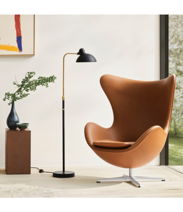 Fritz Hansen Fritz Hansen - Egg Chair model 3316, Canvas mosgroen, gebronsd voet