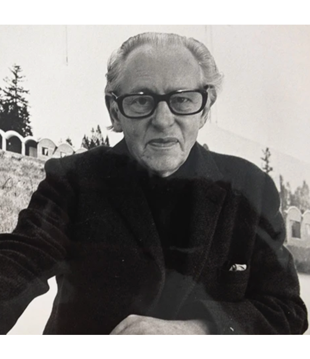 Audo Audo - Frame Four Standard wandkast eiken