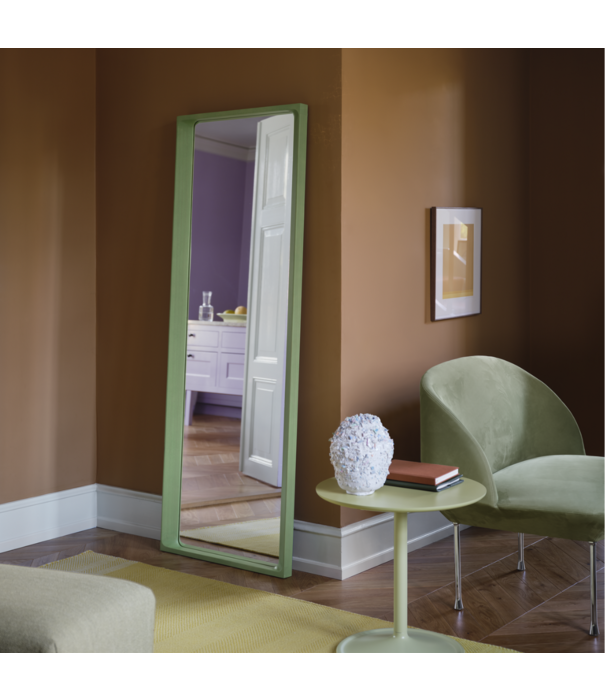 Muuto  Muuto - Arced spiegel hout large light green