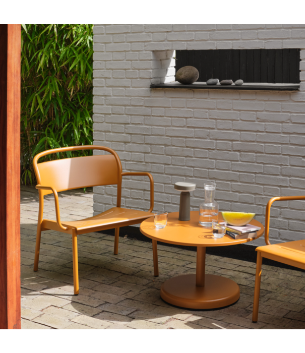 Muuto  Muuto Outdoor - Linear Steel Salontafel Burnt Orange