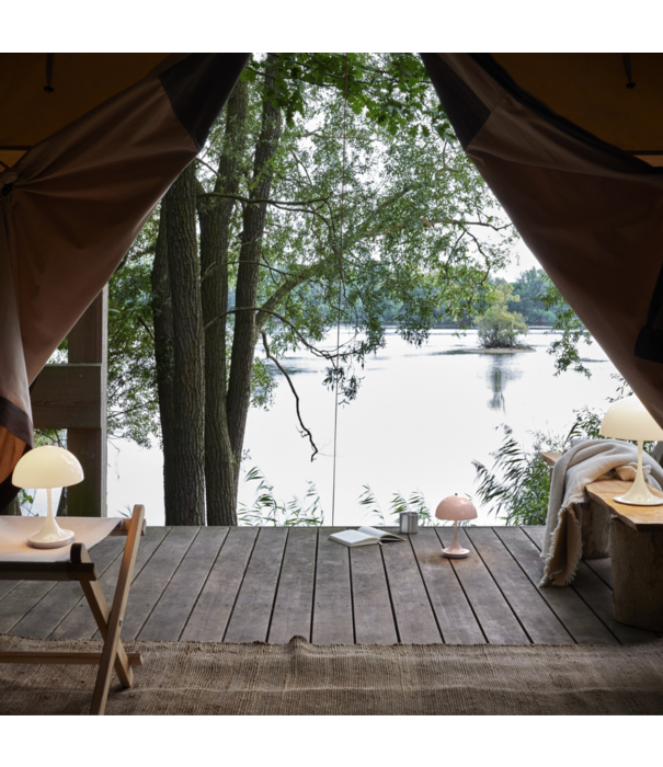 Louis Poulsen  Louis Poulsen - Panthella 160 Portable LED pale blue acryl