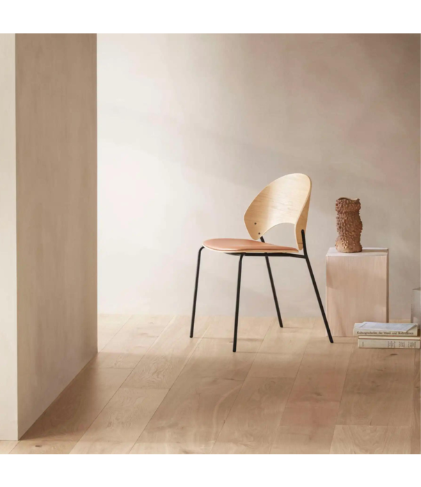 Eva Solo  - Wait to be seated Eva Solo - Dosina Dining Chair oiled oak, cognac leather seat