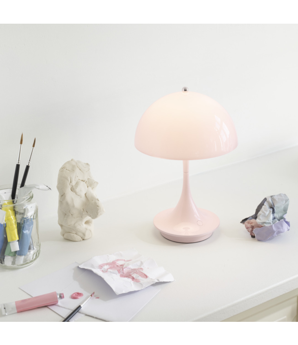 Louis Poulsen  Louis Poulsen - Panthella 250 Portable lamp pale rose acryl