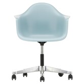 Vitra - Eames PACC RE Plastic Armstoel draaibaar, op wielen