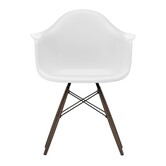 Vitra Eames DAW Stoel met arm,  donker esdoorn onderstel