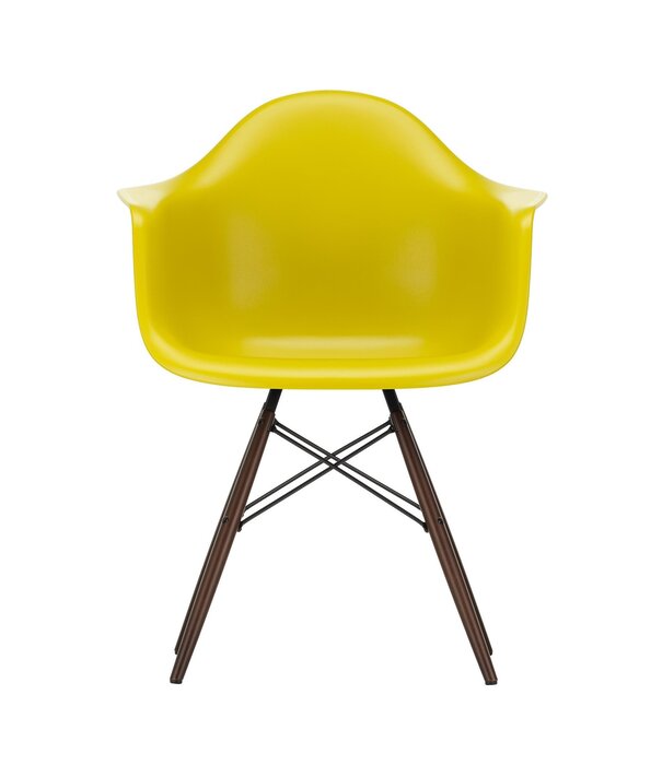 Vitra   Eames DAW Eetkamerstoel met arm,  donker esdoorn onderstel