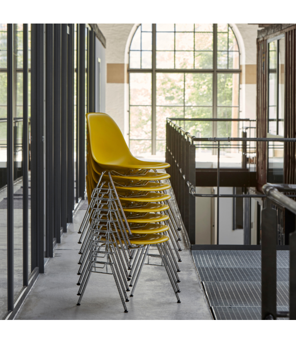 Vitra  Vitra Eames DSS Plastic Stoel,  onderstel chroom