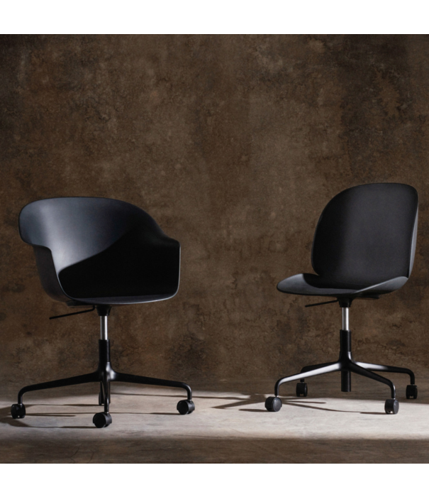 Gubi  Beetle Meeting Chair height adjustable, front upholstered, swivel / wheels