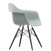 Eames DAW Eetkamerstoel met arm, zwart esdoorn onderstel