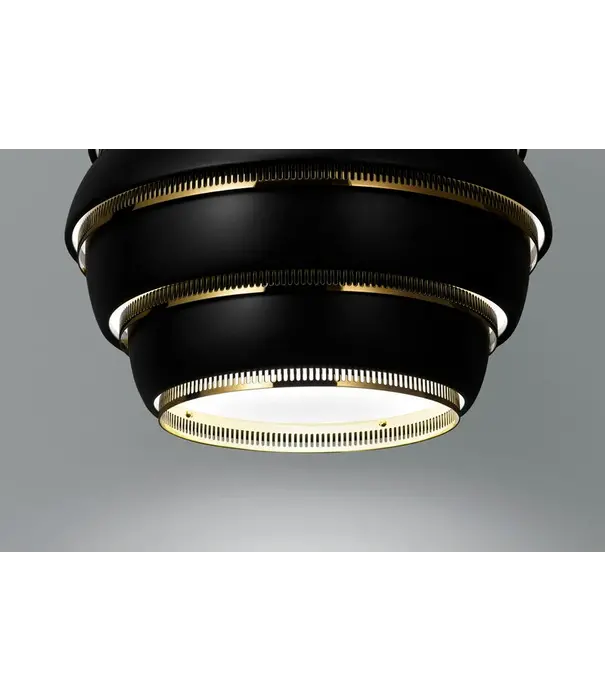 Artek  Artek - Beehive Pendant Lamp Black - Brass