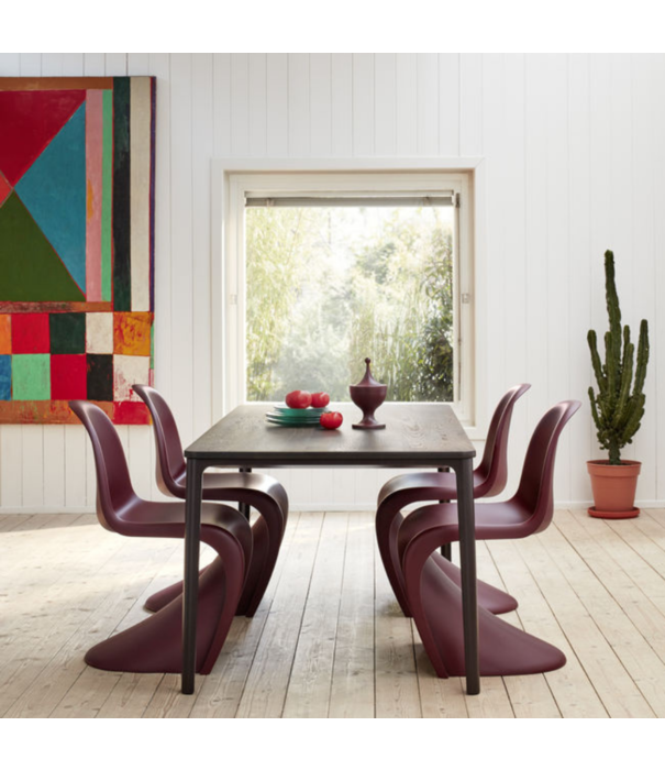 Vitra  Vitra Plate Dining Table solid oak, black base