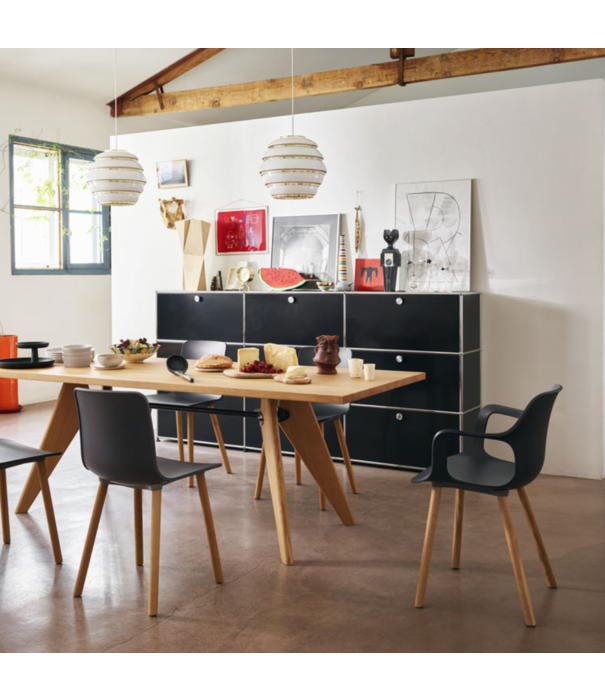 Vitra  Vitra - Hal RE Armchair Wood voet donker eiken