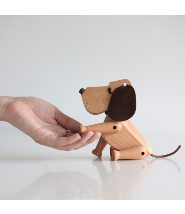 Architectmade  Bobby the dog, walnoot / leer