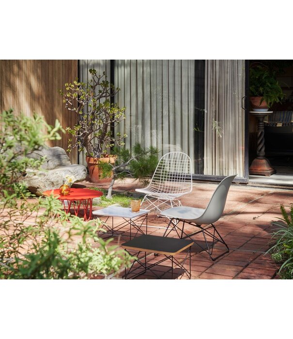 Vitra  LSR Eames Plastic Lounge Stoel, zwart onderstel