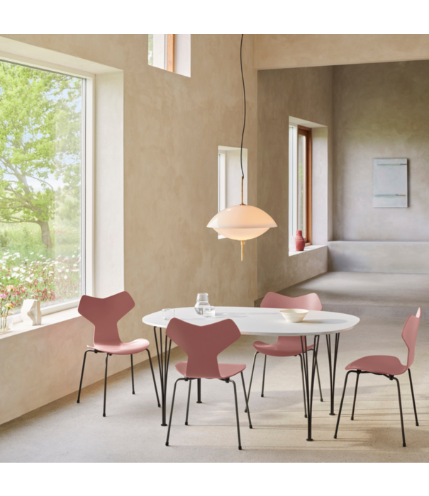 Fritz Hansen Superellipse Campaign - Fritz Hansen B613 Superellipse eet / vergader tafel Fenix laminaat