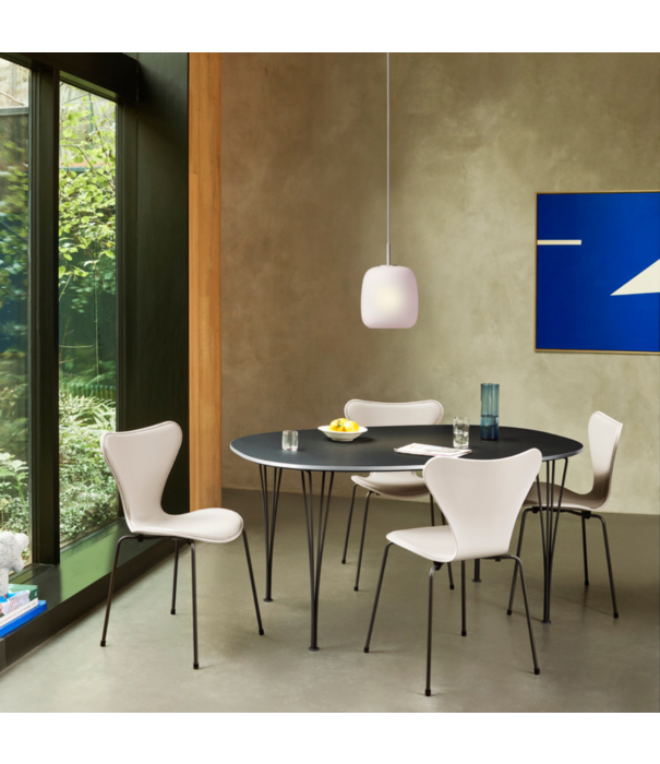 Fritz Hansen Superellipse Campaign B614 Superellipse eet / vergader tafel Fenix laminaat