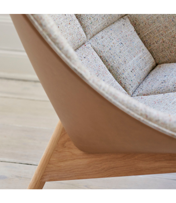 Hay  Hay Uchiwa - Uchiwa Quilted lounge stoel front Mode 09 sand, nougat leder