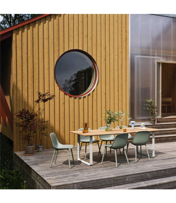 Muuto  Muuto Fiber Outdoor Armchair brown red