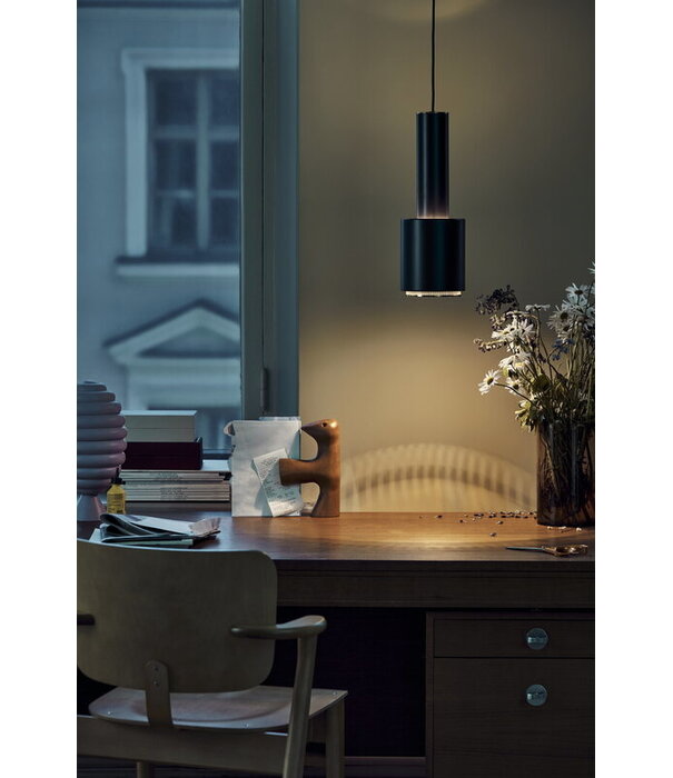 Artek  Artek - Hand Grenade A110 Pendant Light black / brass