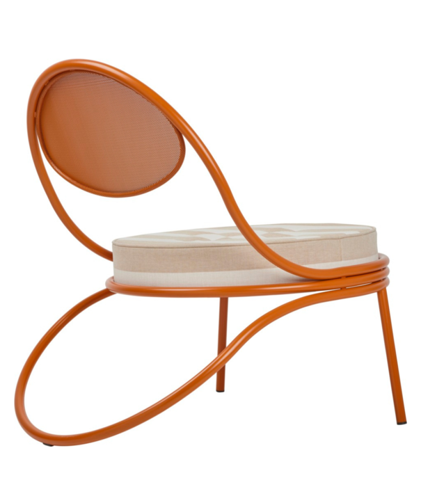 Gubi  Gubi - Copacabana lounge chair international orange, cushion Leslie Stripe