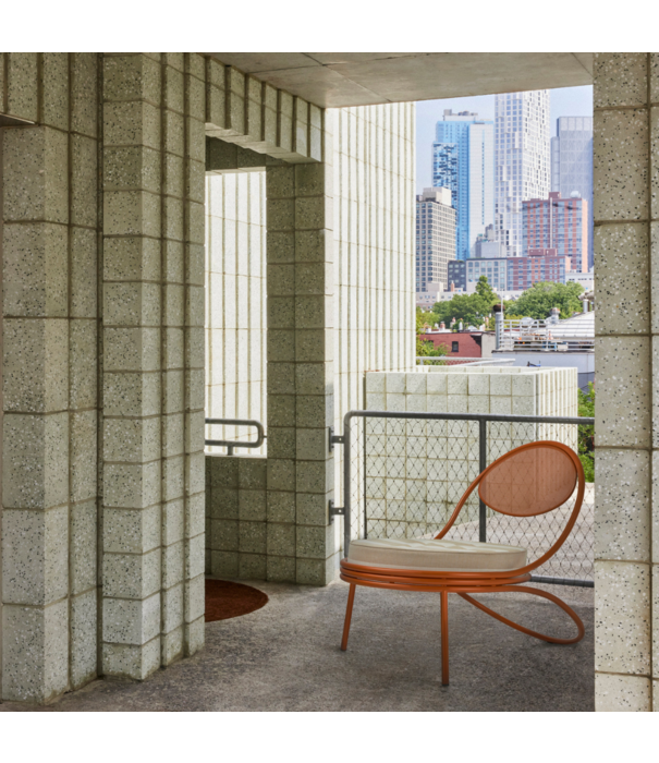Gubi  Copacabana Lounge Chair orange, cushion Leslie Stripe