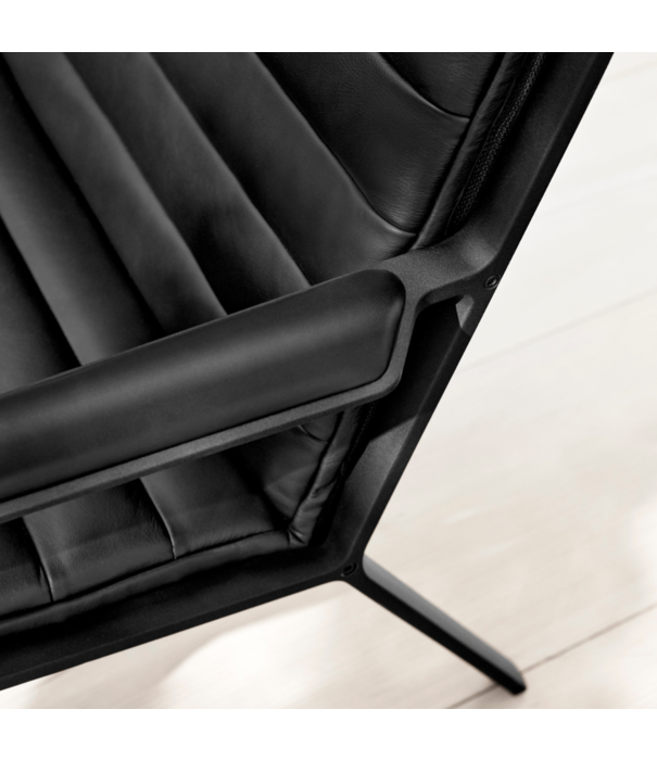 Vipp  Vipp 456 Shelter Lounge chair black leather