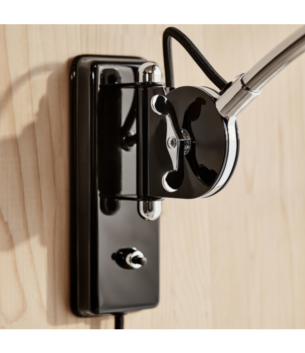 Fritz Hansen Fritz Hansen Kaiser Idell 6559W Wall Lamp