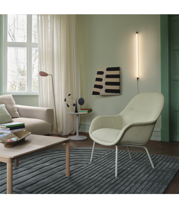 Muuto  Muuto - Fiber Lounge Armchair upholstered, tube base