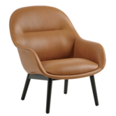 Muuto - Fiber Lounge Armstoel, houten poten