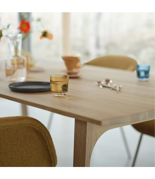 Muuto Earnest Extendable Eettafel donker eiken 260cm