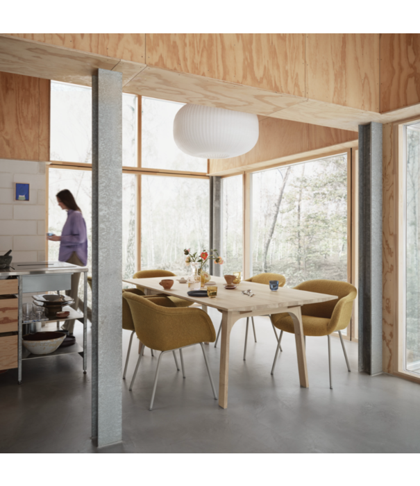 Muuto  Muuto Fiber Soft Armchair Ecriture sand, wood base