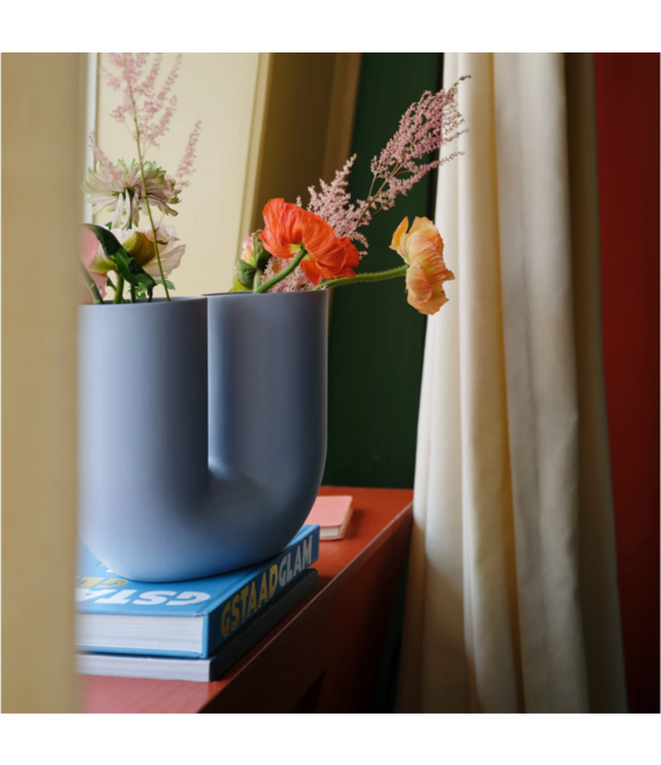 Muuto  Muuto Kink Vase Light Blue