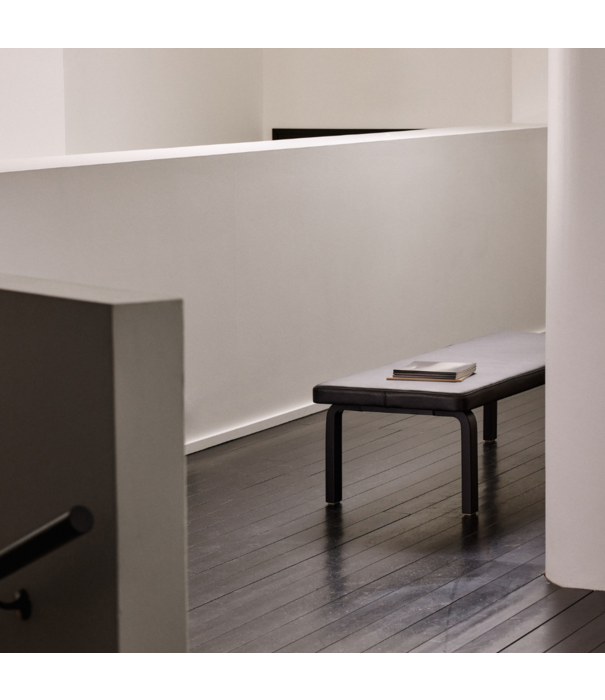 Artek  Artek - Aalto bench 167 , massief berken, zitting leer
