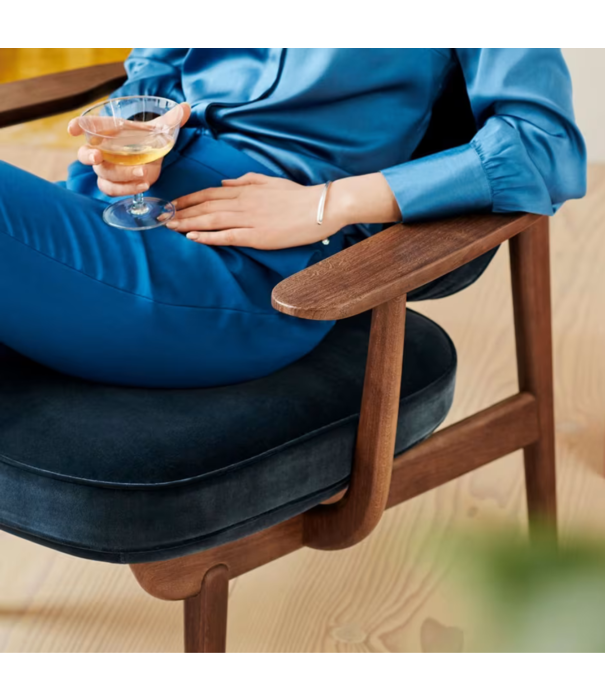 Fritz Hansen Fritz Hansen - Fred JH97 lounge chair variants