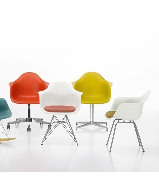 Vitra  Vitra - Eames PACC RE Plastic Armchair chrome with black castors