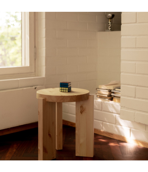 Vaarnii Vaarnii 001 stool solid pine