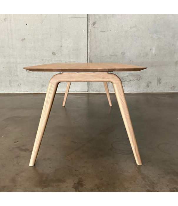 Seuren - Tafels Seuren Tables - Pitcher Table solid oak