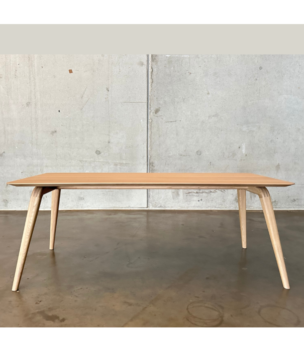 Seuren Tafels Seuren Tables Pitcher Dining Table solid oak