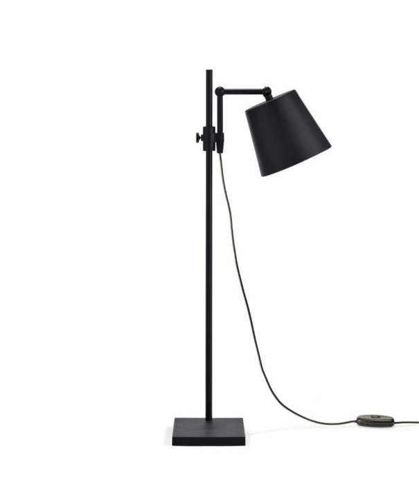 Karakter Karakter Steel Lab Light Table Lamp