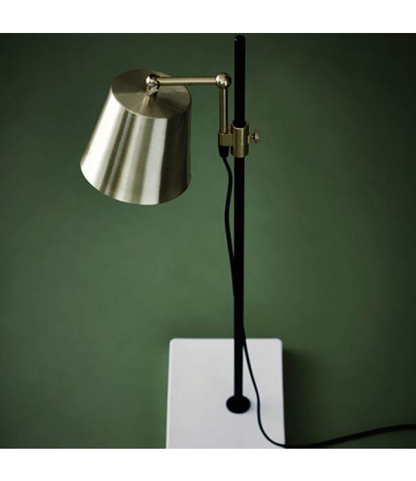 Karakter Karakter Steel Lab Light Table Lamp