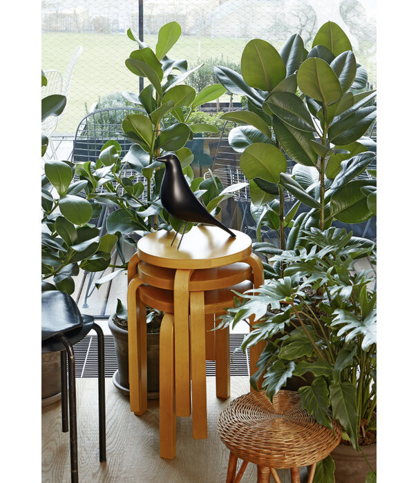 Artek  Stool E60 Kruk berken, walnoot gebeitst
