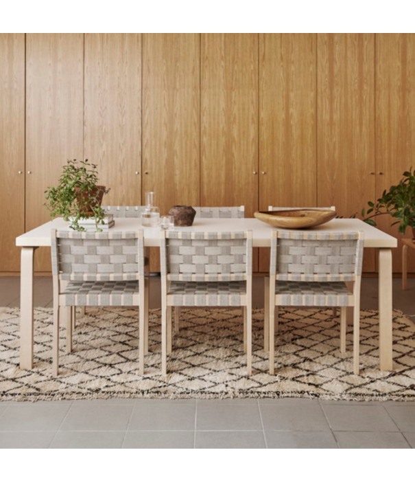 Artek  Artek Helsinki Special - Stoel 611 "Savoy" eiken, zwart leer