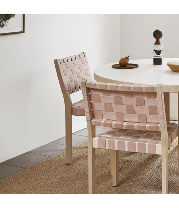 Artek  Artek Helsinki Special - Stoel 611 "Savoy" eiken, zwart leer