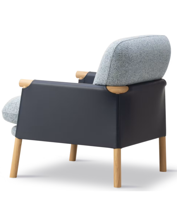 Fredericia  Model 8805 Savannah Lounge Chair Petit, oak legs